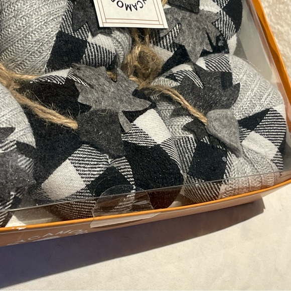 Sycamore Hill 6’ Pumpkin garland - Picture 3 of 9